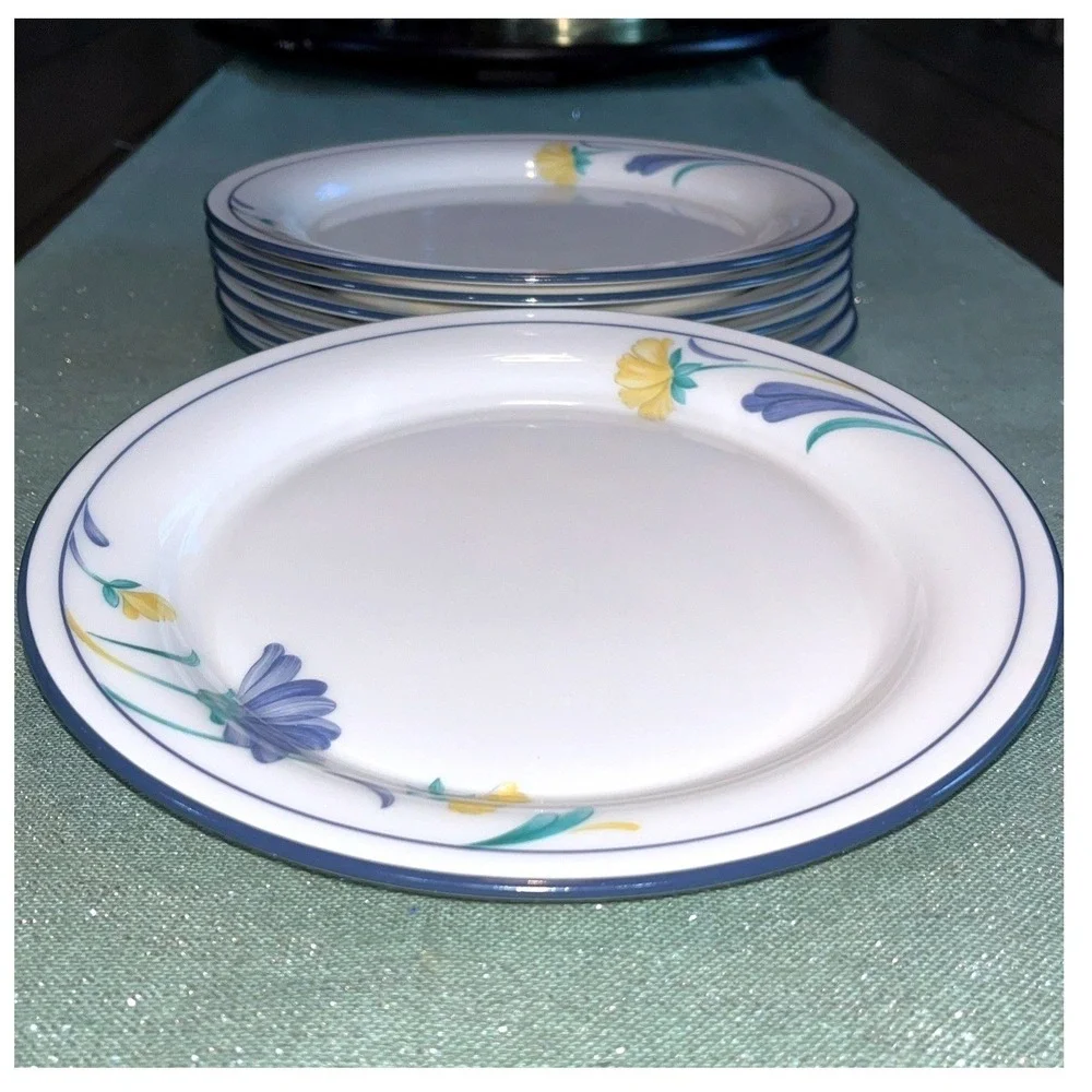 Lenox Buttercups on Blue Set Of 8~ 8.25 Inch Salad / Dessert Plates